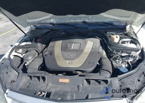 2010 Mercedes-Benz C 300 Luxury/Sport z USA, uszkodzony, nr VIN WDDGF5EB0AR124440